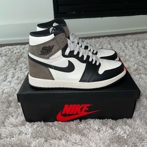Jordan 1 Retro OG High Dark Mocha